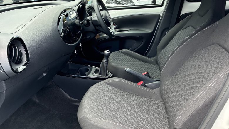 Toyota Aygo X 1.0 VVT-i Edge 5dr Petrol Hatchback